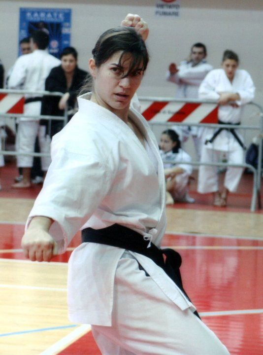 AUTODIFESA FEMMINILE FOLIGNO KARATE